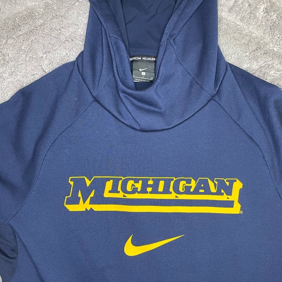 Mens Michigan Center Swoosh Nike Hoodie Size Small - Picture 2 of 12